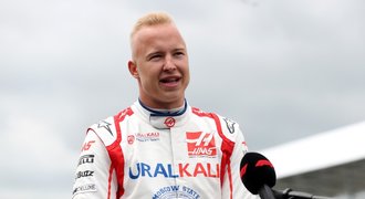 Schumacherova ruského kolegu vyrazili, teď zakládá nadaci: Použil motto Formule 1!