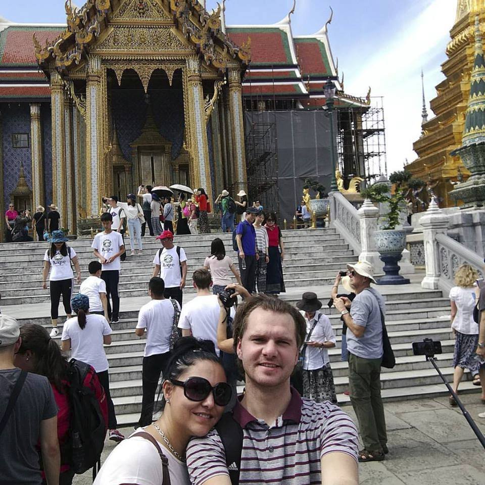 V současnosti je Mazoch na dovolené v Thajsku s přítelkyní Veronikou