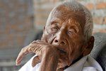 Indonésan Mbah Gotho zemřel. Mělo mu být 146 let.