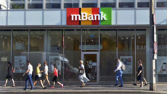 Klienty mBank čeká v neděli sedmihodinová odstávka bankovních systémů. Klienty mBank čeká v neděli sedmihodinová odstávka bankovních systémů.