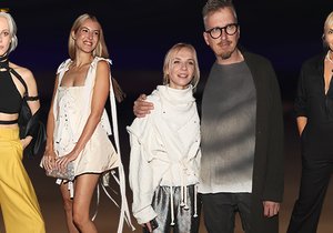 Celebrity na první přehlídce Mercedes Benz Prague Fashion Weeku, který právě v Praze probíhá.