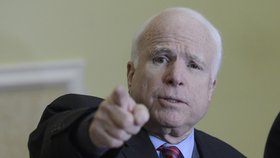 McCain chce oprášit plány na vybudování raketové základny v Česku.