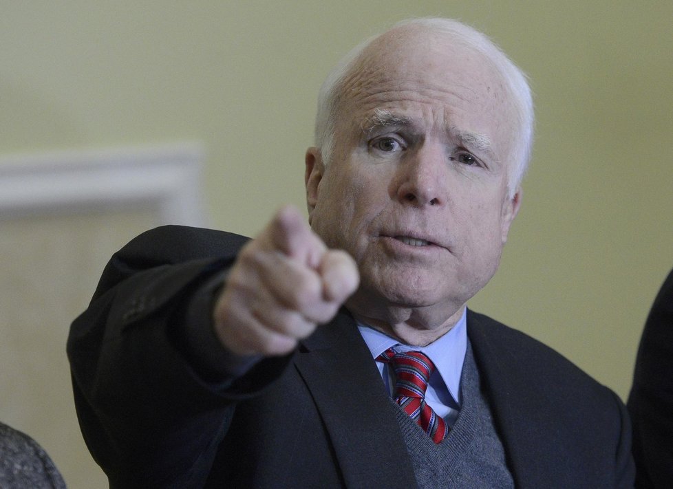 Vlivný americký republikánský senátor John McCain