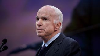 „Američané se před historií neskrývají, oni ji tvoří.“ Připomeňte si výroky senátora McCaina