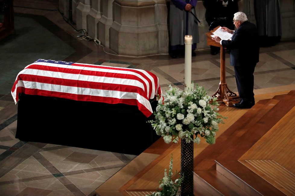 Poslední rozloučení se zesnulým americkým senátorem Johnem McCainem: Henry Kissinger (1. 9. 2018)
