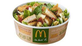 Více jak 500 lidí onemocnělo po konzumaci salátu v McDonald&#39;s střevním parazitem