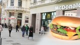 Chceme maso bez antibiotik, tlačí americké jeptišky McDonald's. A co Česko?