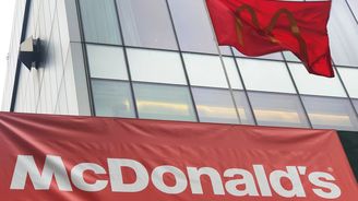 McDonald's má o čtvrtinu nižší čtvrtletní zisk. Může za to i odchod z Ruska