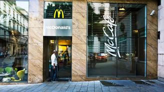 Český McDonald’s vydělal rekordní částku Český McDonald’s vydělal rekordní částku