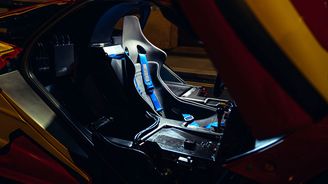McLaren F1 GTR (1996) McLaren F1 GTR (1996)