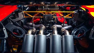 McLaren F1 GTR (1996) McLaren F1 GTR (1996)