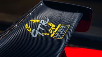 McLaren F1 GTR (1996) McLaren F1 GTR (1996)