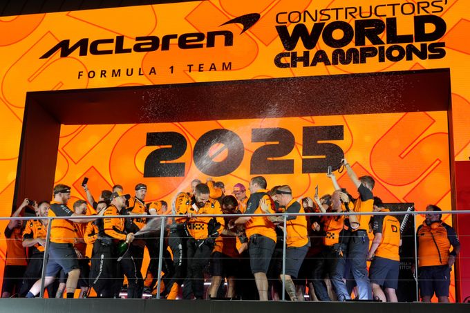 McLaren je v F1 znovu na vrcholu. Slavnou značku vzkřísili až noví šéfové, co změnili? McLaren je v F1 znovu na vrcholu. Slavnou značku vzkřísili až noví šéfové, co změnili?
