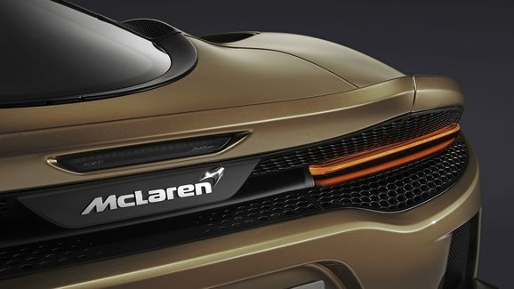 McLaren chystá šestiválcový plug-in hybrid. Uvidíme ho ještě letos