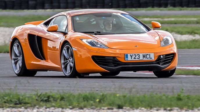 McLaren 12C: První jízdní dojmy McLaren 12C: První jízdní dojmy
