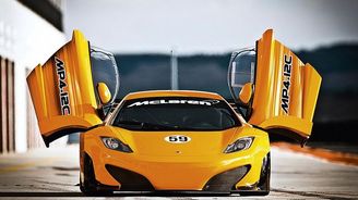 McLaren MP4-12C se objevil v Praze. Zatím jen na skok