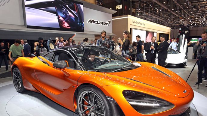 McLaren 720S ohromí svými výkony a připomene i slavný McLaren F1 (+videa) McLaren 720S ohromí svými výkony a připomene i slavný McLaren F1 (+videa)