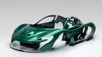 Blatníky za cenu dvou nových BMW M3? V USA dražili díly na McLaren P1 Blatníky za cenu dvou nových BMW M3? V USA dražili díly na McLaren P1