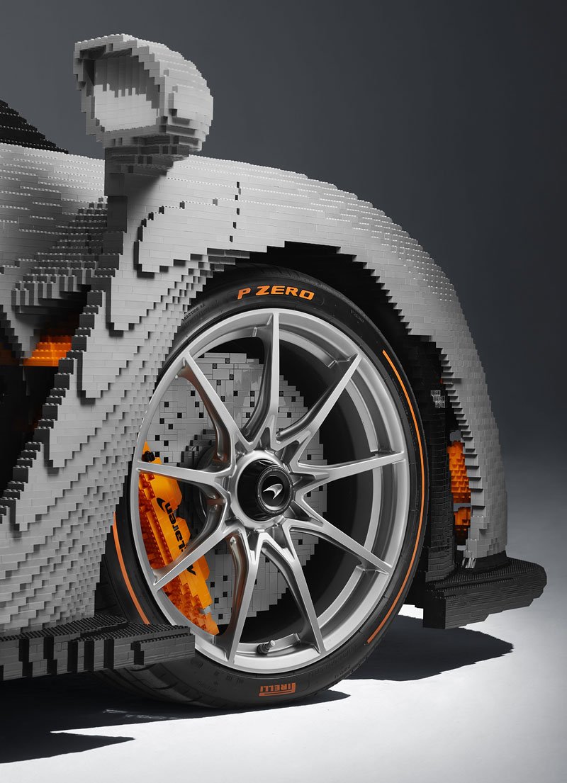 McLaren Senna ze stavebnice Lego