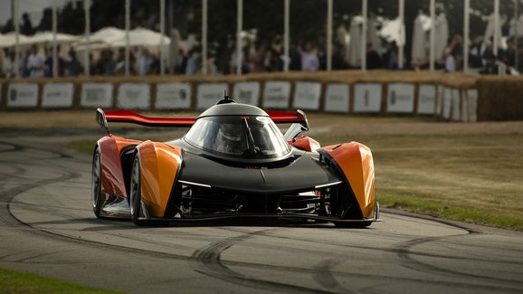 Nejrychlejším vozem letošního Festivalu rychlosti se stal McLaren Solus GT