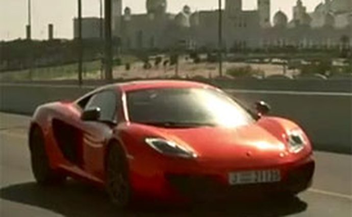 McLaren MP4-12C: V Abú Dhabí pro zákazníky ze Středního východu (video)