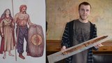 Při kopání našel vzácný meč z roku 450 př. n. l. Dostal za něj 10 tisíc!