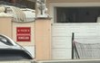 Policejní razie u Karlose Vémoly doma. Policejní razie u Karlose Vémoly doma.
