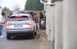 Policie u domu Karlose Vémoly. Policie u domu Karlose Vémoly.