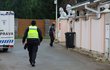 Policie u domu Karlose Vémoly. Policie u domu Karlose Vémoly.