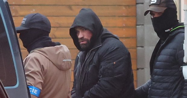 Policie u domu Karlose Vémoly