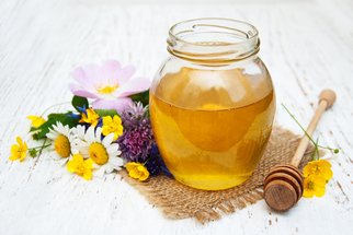 Není med jako med. Připravte si doma květinový nebo bylinkový