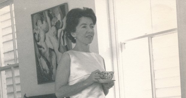 První polovina 60. let 20. století, Meda ve svém domě ve Washingtonu.