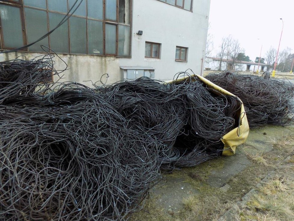 15 tun drátu se podařilo státu vydražit za necelých 2,5 milionu korun