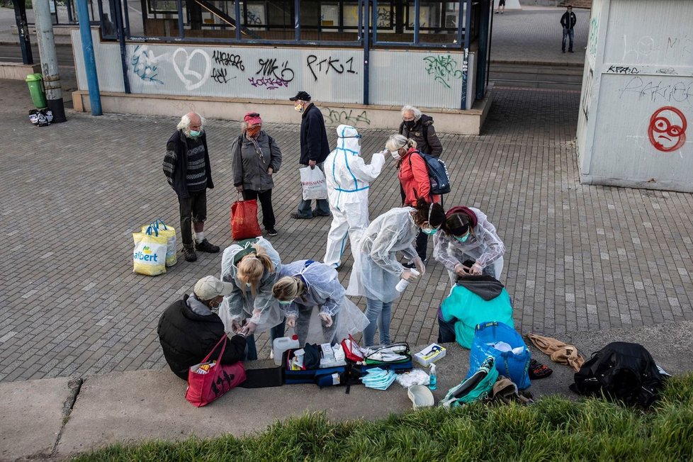 Medici na ulici pomáhají bezdomovcům i v době pandemie