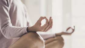10 důvodů, proč meditovat: Nižší krevní tlak, lepší spánek i odstranění bolesti