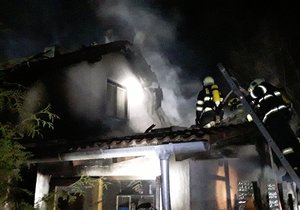 V Medlově na Brněnsku hořel dům. 