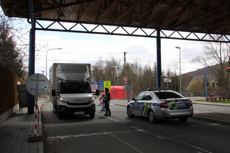 Policisté na hranicích ve Zlínském kraji.