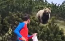 Neuvěřitelné hrdinství 12letého chlapce: Tváří v tvář medvědovi!