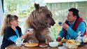 Ruský pár před lety adoptoval medvěda. Už spolu žijí 23 let