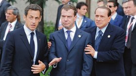 Berlusconi se snažil, aby šel Medveděv rovně a neudělal ostudu