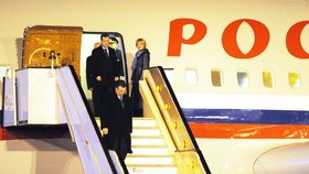 Letadlo prezidenta Medveděva přistálo v Praze