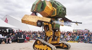 Megabot vs. Kuratas: Souboj obřích robotů