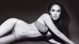 Megan Fox se svléká pro Armaniho