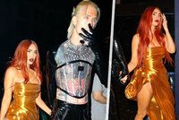 Bizarní páreček Megan Foxová a Machine Gun Kelly si vyšli do restaurace: Zlatá róba a pánský korzet!