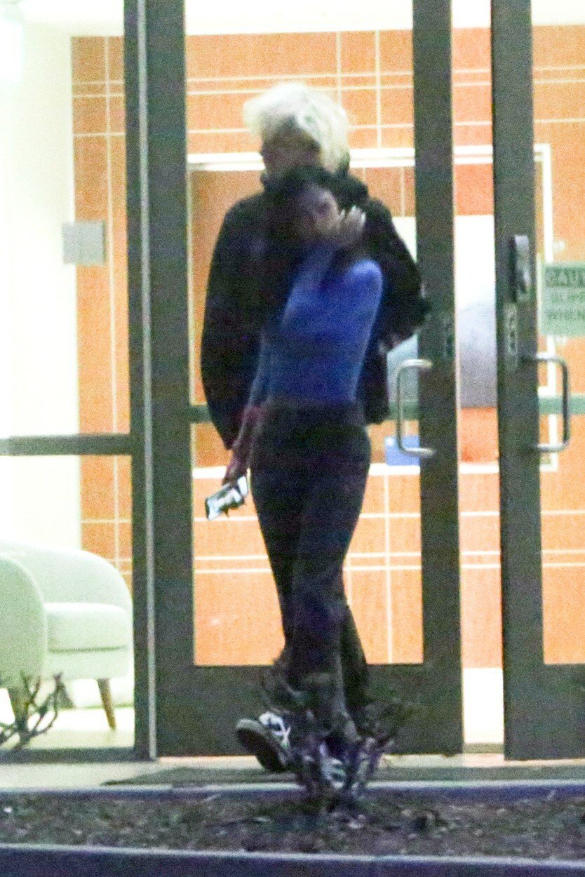 Megan Fox a Machine Gun Kelly byli spatřeni, jak v LA opouští párovou poradnu.