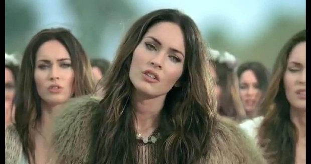 Megan Fox je v reklamě zatraceně sexy