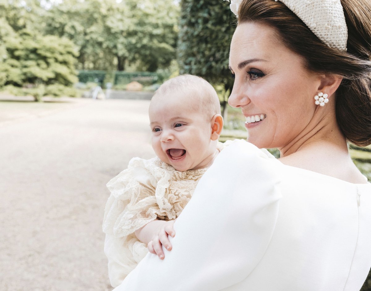 Williamovi a Kate se narodilo třetí dítě, princ Louis.
