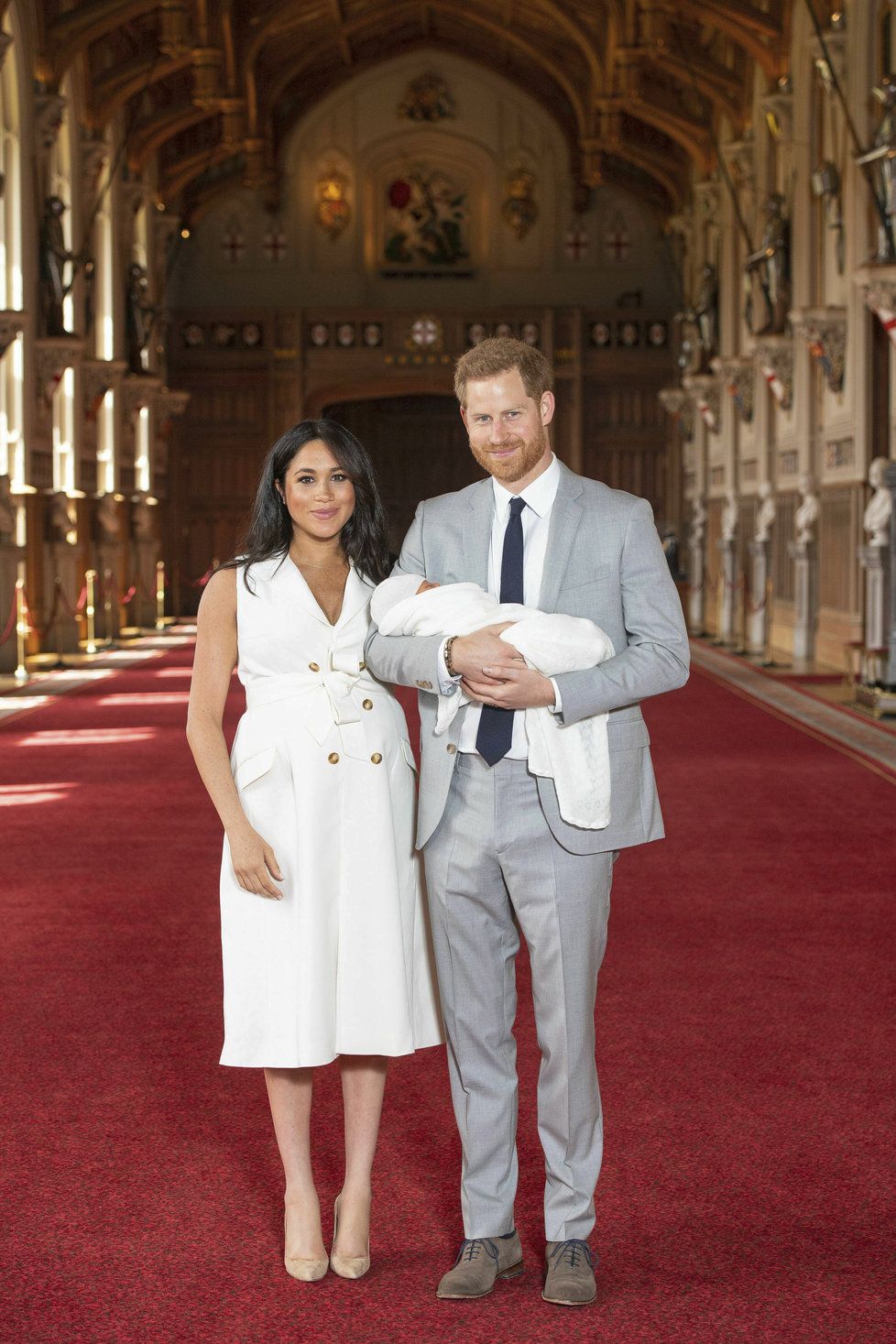 Vévodkyně Meghan a princ Harry poprvé ukázali veřejnosti svého chlapečka