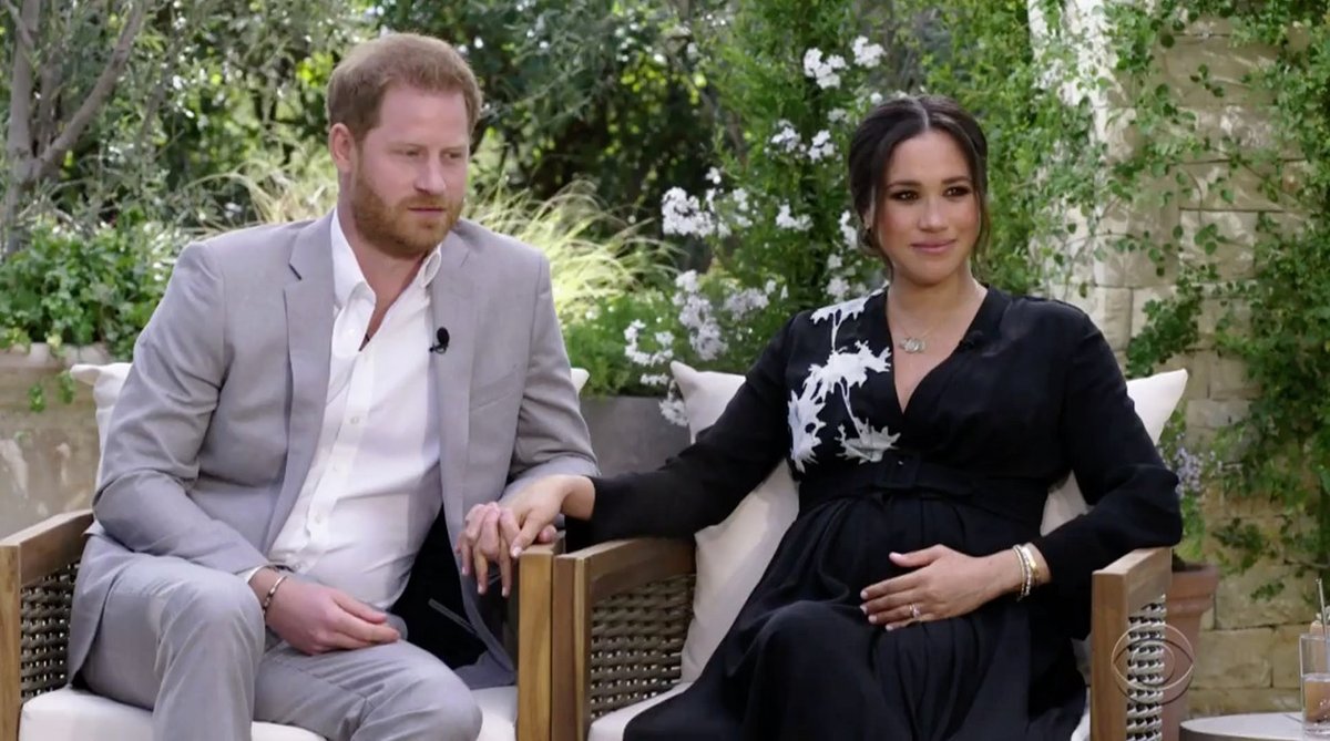 Šaty, které si zapamatoval celý svět. Ne snad, že by byly nějak zvlášť výjimečné, ale proto, že si je Meghan oblékla na šokující interview s Oprah Winfrey