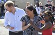 Meghan a princ Harry se v JAR rozhodně nechovají jako členové královské rodiny...